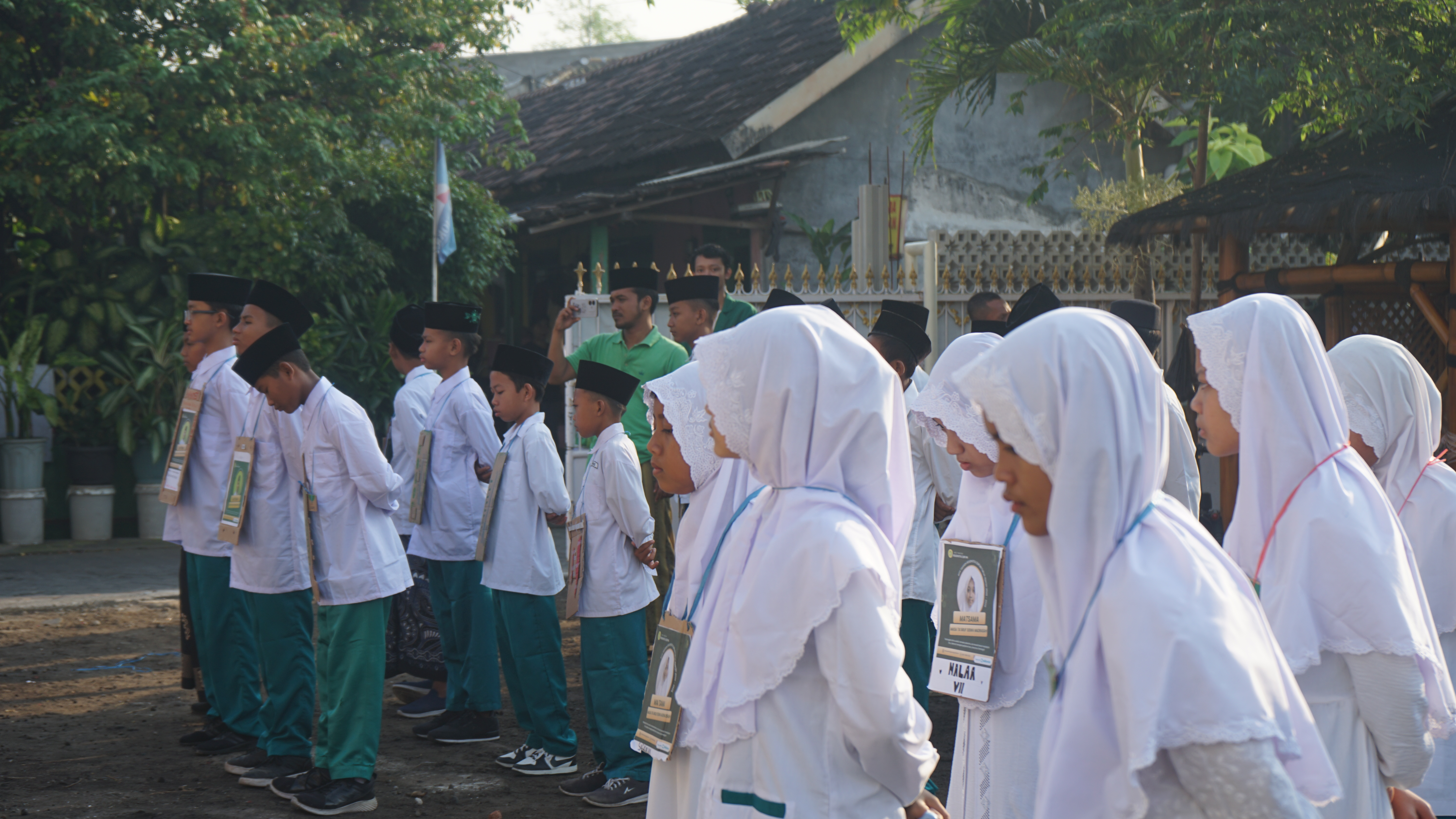 Gambar: Pembukaan MPLS MTs Tahfidh Roudlotul Qur’an Berlangsung Tertib dan Khidmat
